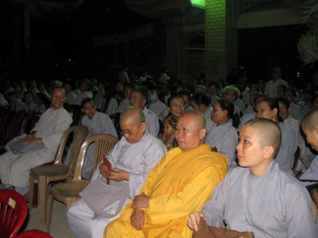 Thiêng liêng đêm tưởng niệm 50 năm Bồ tát Thích Quảng Đức tự thiêu