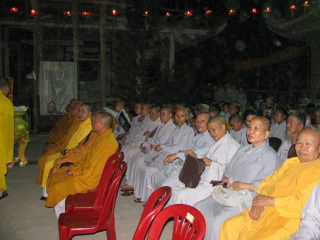Thiêng liêng đêm tưởng niệm 50 năm Bồ tát Thích Quảng Đức tự thiêu