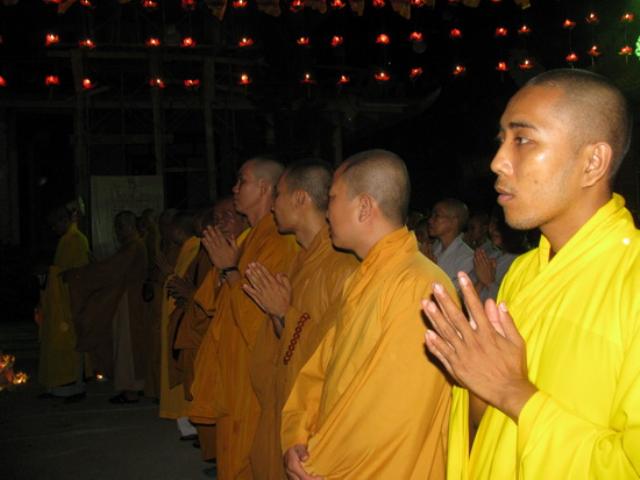 Thiêng liêng đêm tưởng niệm 50 năm Bồ tát Thích Quảng Đức tự thiêu