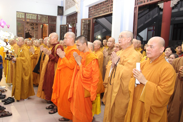 Chùm ảnh: Lễ cung nghinh nhục thân Đại lão HT. Thích Từ Nhơn nhập kim quan