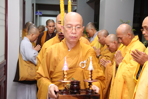 Chùm ảnh: Lễ cung nghinh nhục thân Đại lão HT. Thích Từ Nhơn nhập kim quan