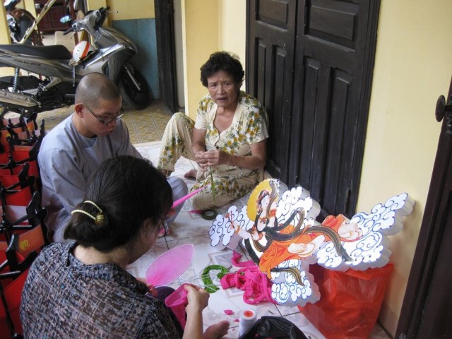 TP. HCM: Chùa Long Vân kính mừng Phật Đản PL. 2557