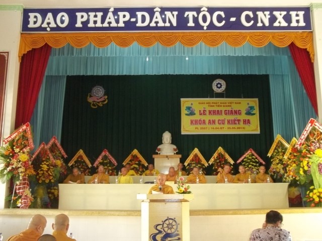 Tiền Giang: Khai mạc khóa An Cư Kiết Hạ PL. 2557 - DL. 2013