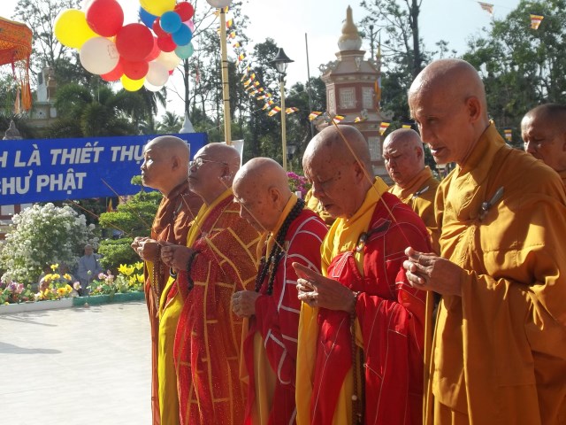Tiền Giang: Trang nghiêm đại lẽ Phật Đản PL. 2557 - DL: 2013