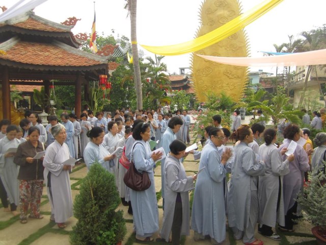 TP. HCM: Chùa Long Vân kính mừng Phật Đản PL. 2557