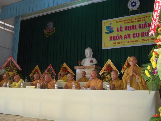 Tiền Giang: Khai mạc khóa An Cư Kiết Hạ PL. 2557 - DL. 2013