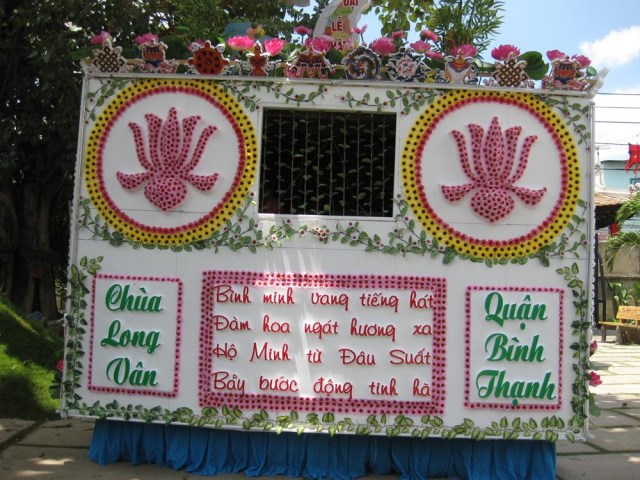 TP. HCM: Chùa Long Vân kính mừng Phật Đản PL. 2557