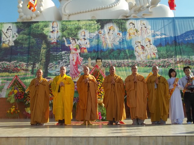 Tiền Giang: Trang nghiêm đại lẽ Phật Đản PL. 2557 - DL: 2013