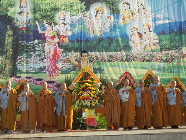 Tiền Giang: Trang nghiêm đại lẽ Phật Đản PL. 2557 - DL: 2013