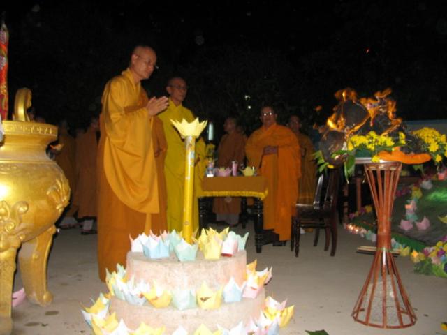 Thiêng liêng đêm tưởng niệm 50 năm Bồ tát Thích Quảng Đức tự thiêu
