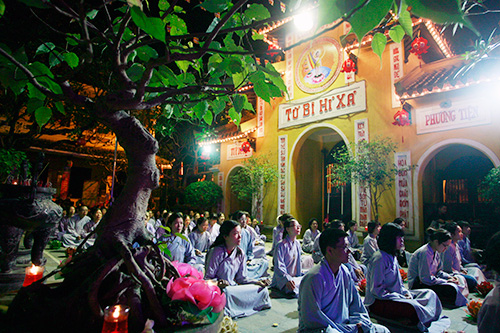 Những lá bồ đề ước nguyện tại chùa Quán Sứ