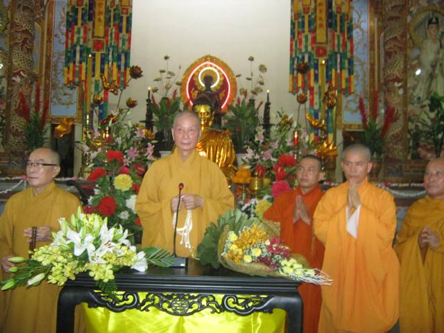 Hàng ngàn Phật tử Khánh Hòa nghe HT.Thích Trí Quảng giảng pháp