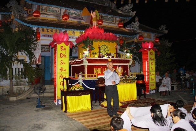 Ninh Hòa: Thiêng liêng lễ tắm Phật và Văn nghệ cúng dường Phật đản