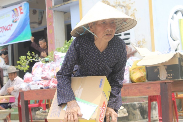 Quảng Nam: Hội Khai Tâm, hội 14 chữ chia sẽ tình thương đến bà con vùng bão lũ