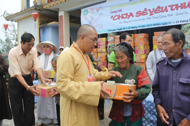 Quảng Nam: Hội Khai Tâm, hội 14 chữ chia sẽ tình thương đến bà con vùng bão lũ