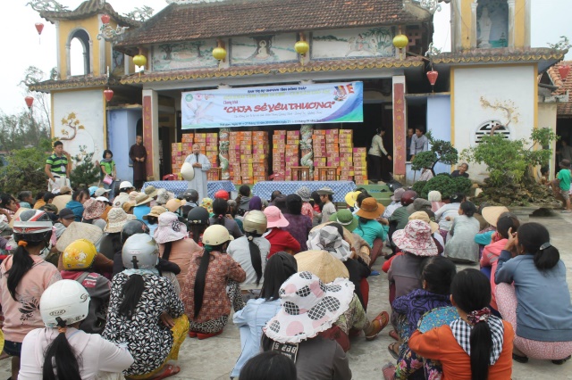 Quảng Nam: Hội Khai Tâm, hội 14 chữ chia sẽ tình thương đến bà con vùng bão lũ