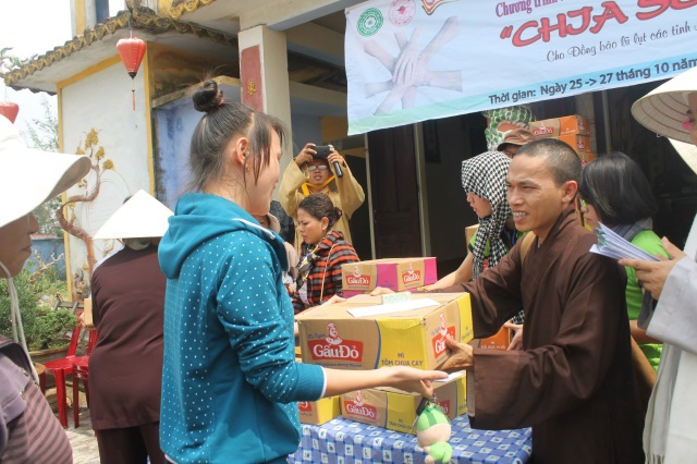 Quảng Nam: Hội Khai Tâm, hội 14 chữ chia sẽ tình thương đến bà con vùng bão lũ