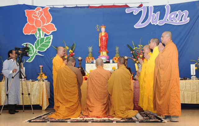 Hoa Kỳ: Chùa Phước Sơn, Modesto tổ chức đại lễ Vu Lan 2013