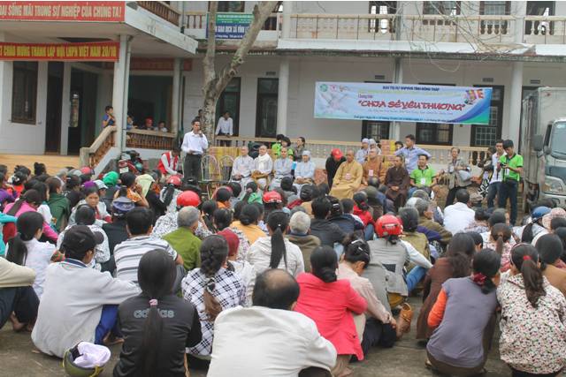Hội Khai Tâm, Hội 14 Chữ và CLB Làn Gió Ấm: Cảm động chuyến phát quà tại tỉnh Quảng Trị