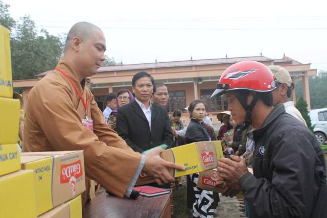 Hội Khai Tâm, Hội 14 Chữ và CLB Làn Gió Ấm: Cảm động chuyến phát quà tại tỉnh Quảng Trị