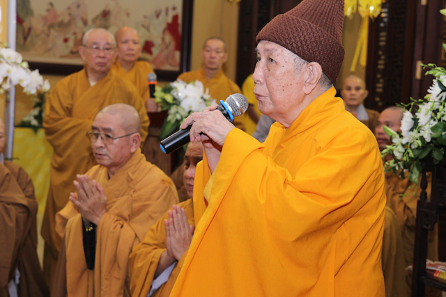 Nhị vị Phó Pháp Chủ viếng Tang cố Hòa thượng Thích Nhật Quang