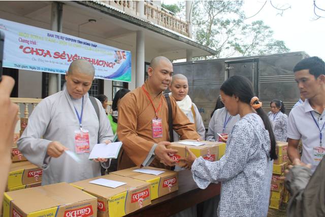 Hội Khai Tâm, Hội 14 Chữ và CLB Làn Gió Ấm: Cảm động chuyến phát quà tại tỉnh Quảng Trị