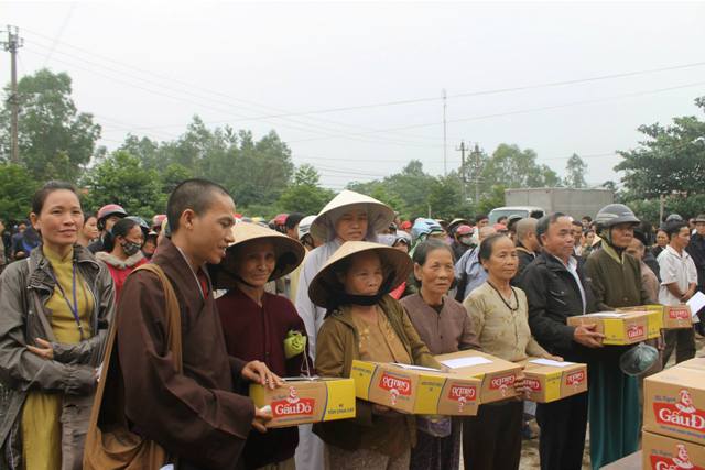 Hội Khai Tâm, Hội 14 Chữ và CLB Làn Gió Ấm: Cảm động chuyến phát quà tại tỉnh Quảng Trị