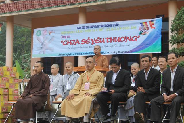 Hội Khai Tâm, Hội 14 Chữ và CLB Làn Gió Ấm: Cảm động chuyến phát quà tại tỉnh Quảng Trị