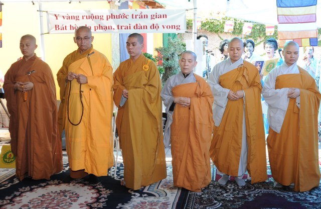 Hoa Kỳ: Chùa Hồng Danh - San Jose tổ chức đại lễ Vu Lan 2013