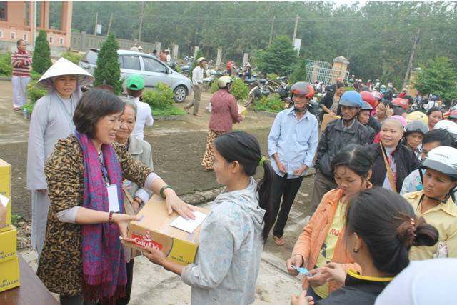 Hội Khai Tâm, Hội 14 Chữ và CLB Làn Gió Ấm: Cảm động chuyến phát quà tại tỉnh Quảng Trị