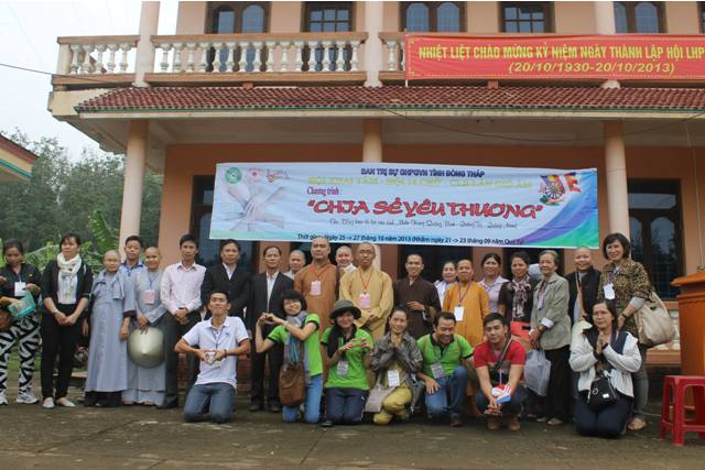 Hội Khai Tâm, Hội 14 Chữ và CLB Làn Gió Ấm: Cảm động chuyến phát quà tại tỉnh Quảng Trị