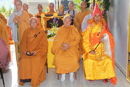 Những Hình Ảnh Cuối Cùng Trước Khi Nhập Kim Quan Bảo Tháp Của Cố Ni Trưởng Hải Triều Âm