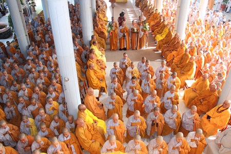 Những Hình Ảnh Cuối Cùng Trước Khi Nhập Kim Quan Bảo Tháp Của Cố Ni Trưởng Hải Triều Âm