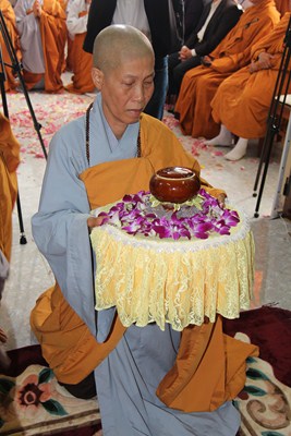 Những Hình Ảnh Cuối Cùng Trước Khi Nhập Kim Quan Bảo Tháp Của Cố Ni Trưởng Hải Triều Âm