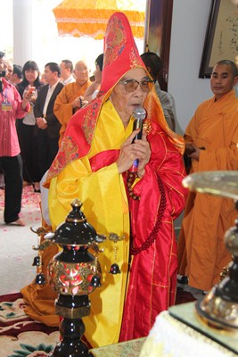 Những Hình Ảnh Cuối Cùng Trước Khi Nhập Kim Quan Bảo Tháp Của Cố Ni Trưởng Hải Triều Âm
