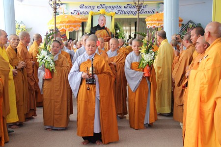 Những Hình Ảnh Cuối Cùng Trước Khi Nhập Kim Quan Bảo Tháp Của Cố Ni Trưởng Hải Triều Âm