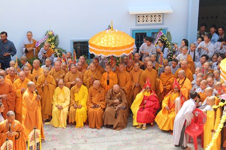Những Hình Ảnh Cuối Cùng Trước Khi Nhập Kim Quan Bảo Tháp Của Cố Ni Trưởng Hải Triều Âm