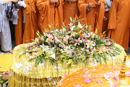 Những Hình Ảnh Cuối Cùng Trước Khi Nhập Kim Quan Bảo Tháp Của Cố Ni Trưởng Hải Triều Âm
