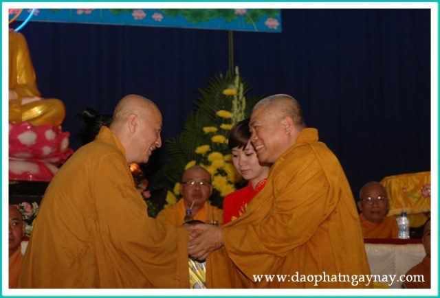 Lễ tốt nghiệp khóa II và khai giảng khóa III trường Trung Cấp Phật Học Bình Dương