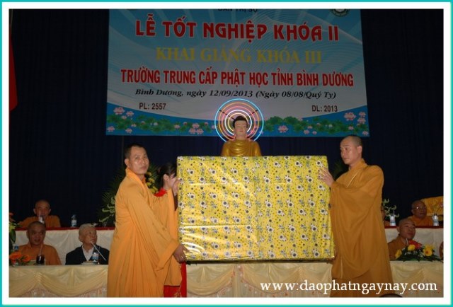 Lễ tốt nghiệp khóa II và khai giảng khóa III trường Trung Cấp Phật Học Bình Dương