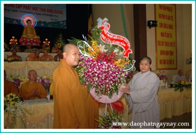 Lễ tốt nghiệp khóa II và khai giảng khóa III trường Trung Cấp Phật Học Bình Dương