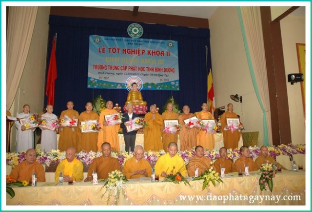 Lễ tốt nghiệp khóa II và khai giảng khóa III trường Trung Cấp Phật Học Bình Dương