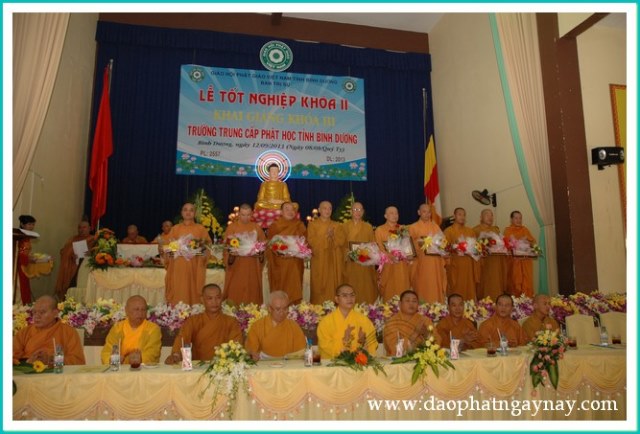 Lễ tốt nghiệp khóa II và khai giảng khóa III trường Trung Cấp Phật Học Bình Dương