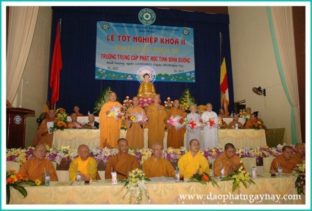 Lễ tốt nghiệp khóa II và khai giảng khóa III trường Trung Cấp Phật Học Bình Dương