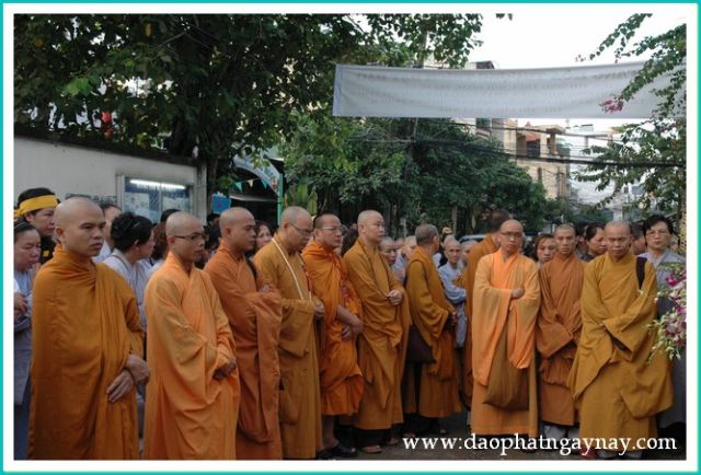 Chùm ảnh: Lễ truy niệm và cung tống kim quan cố HT. Thích Đạt Đạo