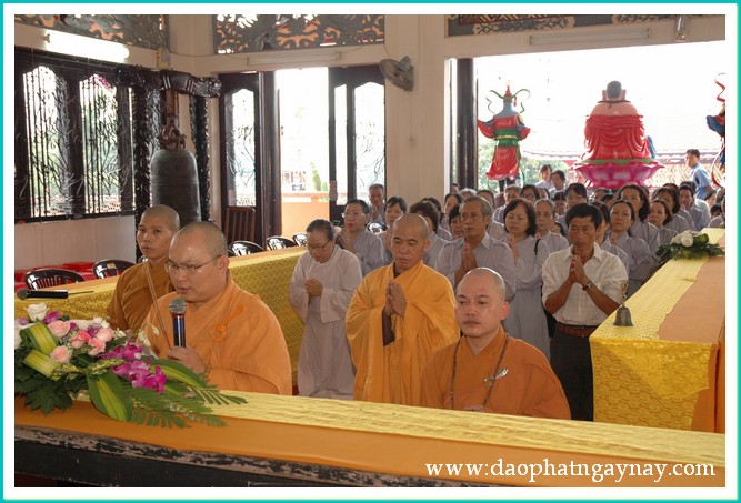 TP. HCM: Lễ dâng y Ca Sa tại Quan Âm tu viện