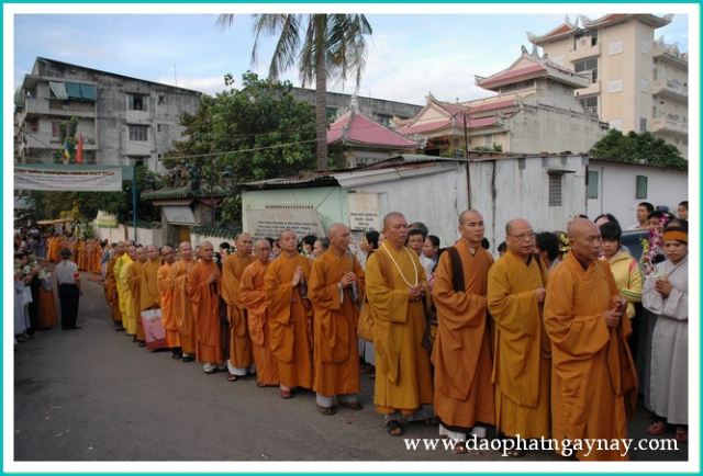 Chùm ảnh: Lễ truy niệm và cung tống kim quan cố HT. Thích Đạt Đạo