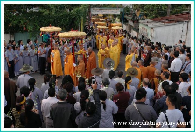 Chùm ảnh: Lễ truy niệm và cung tống kim quan cố HT. Thích Đạt Đạo
