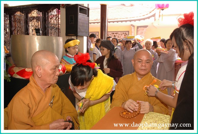 TP. HCM: Lễ dâng y Ca Sa tại Quan Âm tu viện