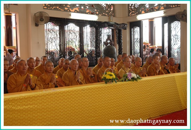 TP. HCM: Lễ dâng y Ca Sa tại Quan Âm tu viện